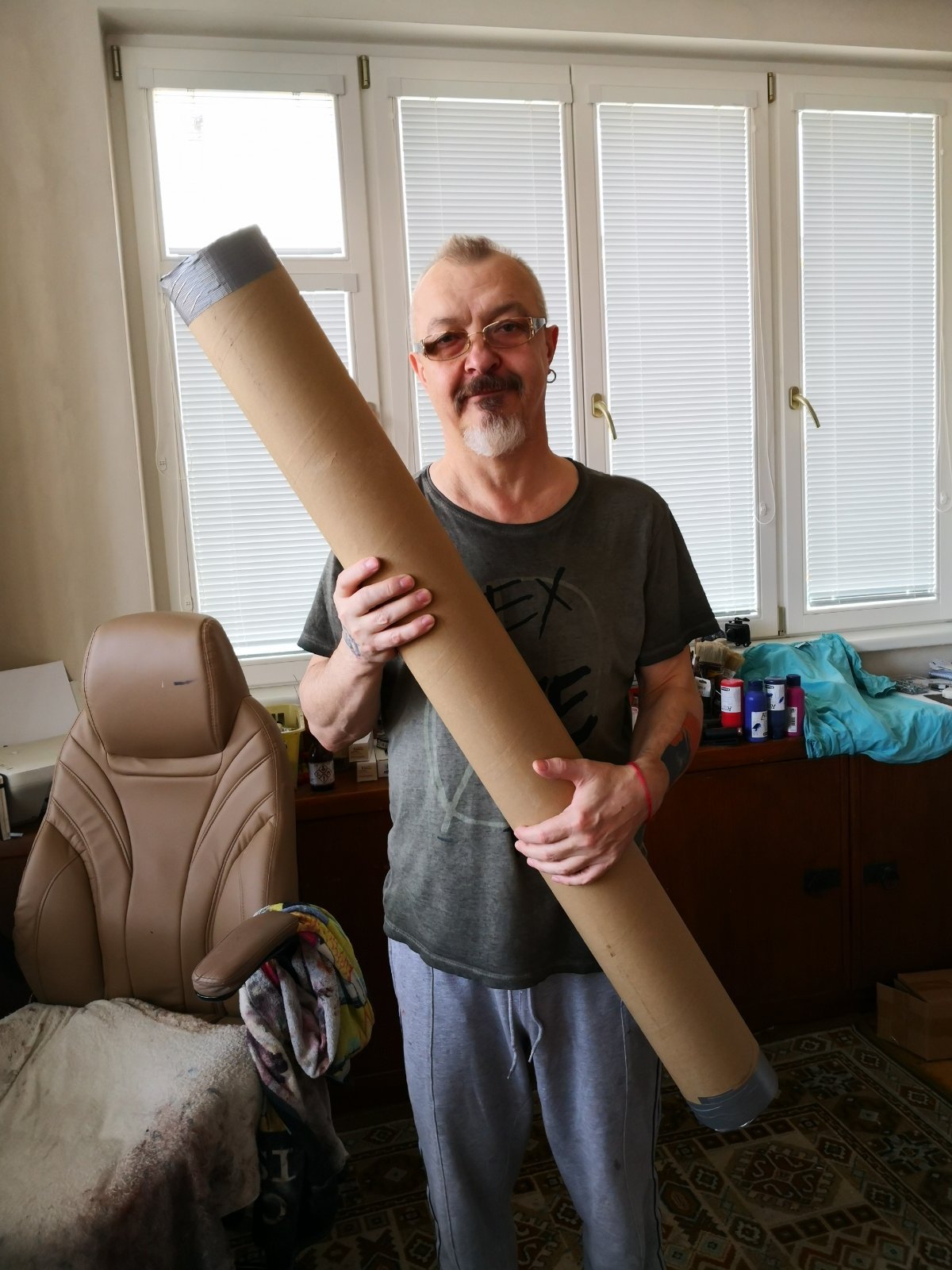 How Igor Shulman delivers artworks rolled in tubes