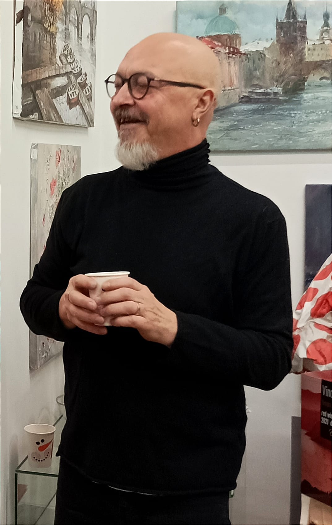 Portrait of Igor Shulman during exhibition at ART Gallery 11 Prague